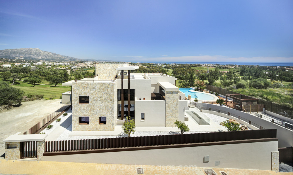 Spectaculaire moderne luxe villa met panoramisch zeezicht te koop, frontline golf, Benahavis - Marbella 4760