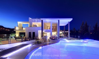 Spectaculaire moderne luxe villa met panoramisch zeezicht te koop, frontline golf, Benahavis - Marbella 4765 