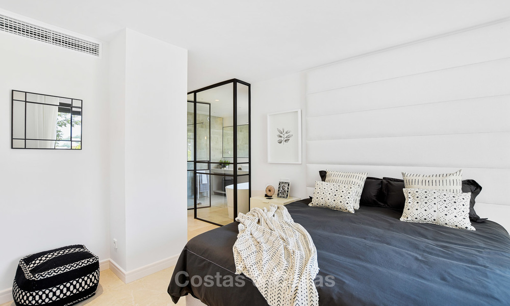 Gerenoveerde luxe villa in Andalusische stijl met zeezicht te koop, dichtbij strand, Elviria, Oost Marbella 4779