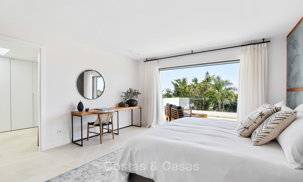 Gerenoveerde luxe villa in Andalusische stijl met zeezicht te koop, dichtbij strand, Elviria, Oost Marbella 4782