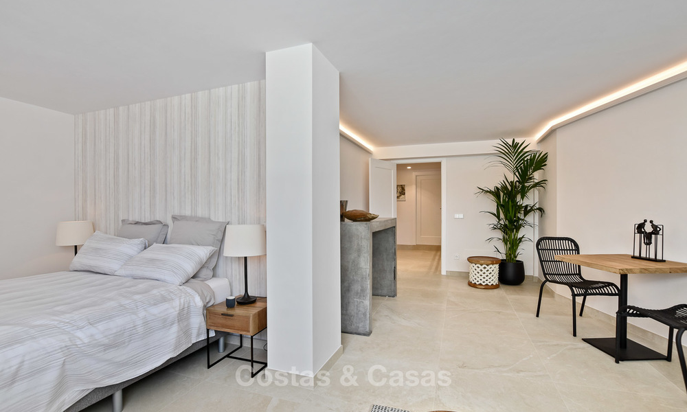 Gerenoveerde luxe villa in Andalusische stijl met zeezicht te koop, dichtbij strand, Elviria, Oost Marbella 4789