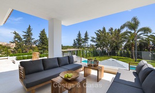 Gerenoveerde luxe villa in Andalusische stijl met zeezicht te koop, dichtbij strand, Elviria, Oost Marbella 4790 