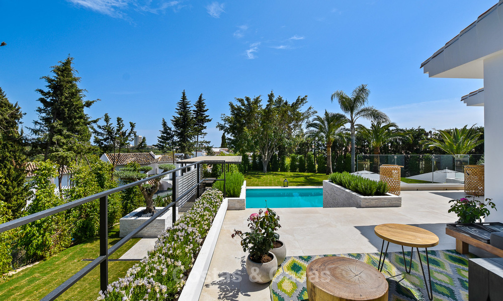 Gerenoveerde luxe villa in Andalusische stijl met zeezicht te koop, dichtbij strand, Elviria, Oost Marbella 4791