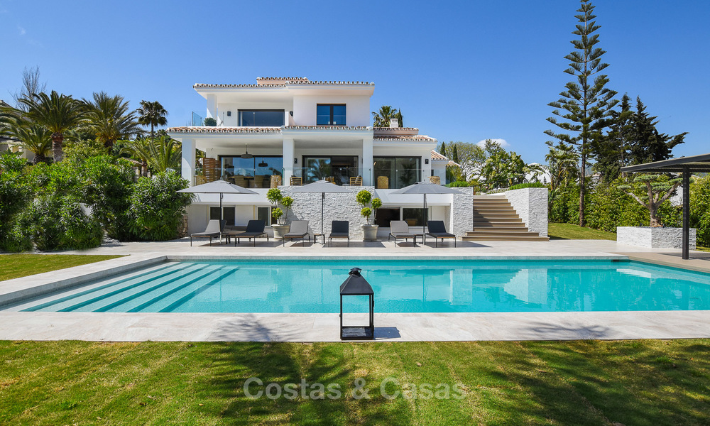 Gerenoveerde luxe villa in Andalusische stijl met zeezicht te koop, dichtbij strand, Elviria, Oost Marbella 4792