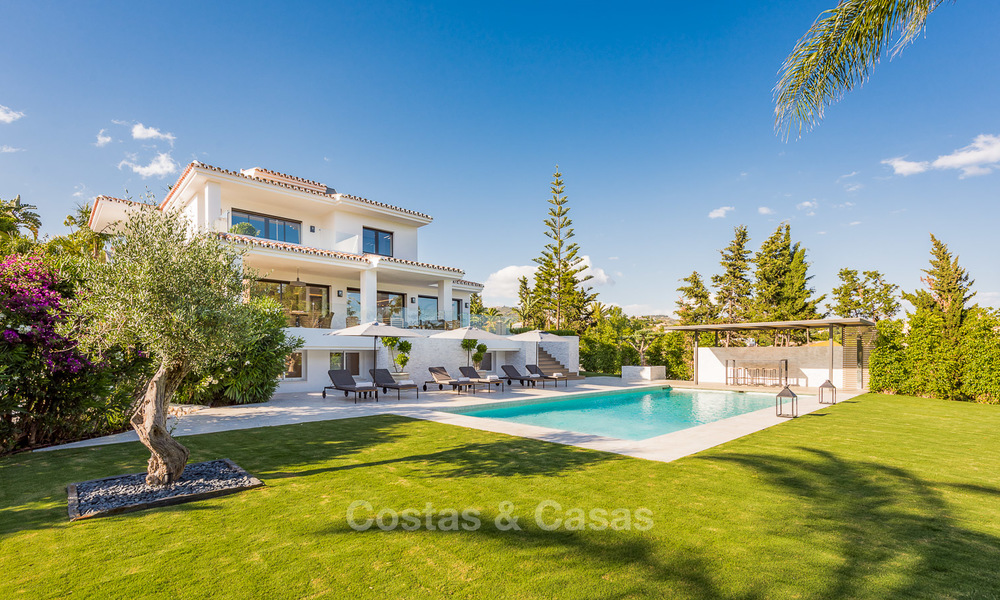 Gerenoveerde luxe villa in Andalusische stijl met zeezicht te koop, dichtbij strand, Elviria, Oost Marbella 4798