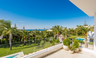 Gerenoveerde luxe villa in Andalusische stijl met zeezicht te koop, dichtbij strand, Elviria, Oost Marbella 4830 