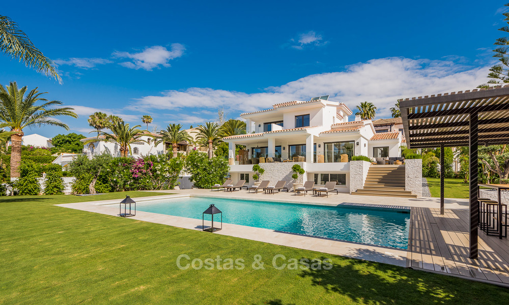 Gerenoveerde luxe villa in Andalusische stijl met zeezicht te koop, dichtbij strand, Elviria, Oost Marbella 4835