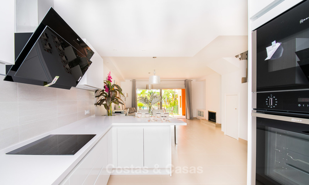 Stijlvol gerenoveerde schakelvilla´s te koop, Andalusische stijl, met uitzicht op zee, instapklaar, Benahavis, Marbella 5940