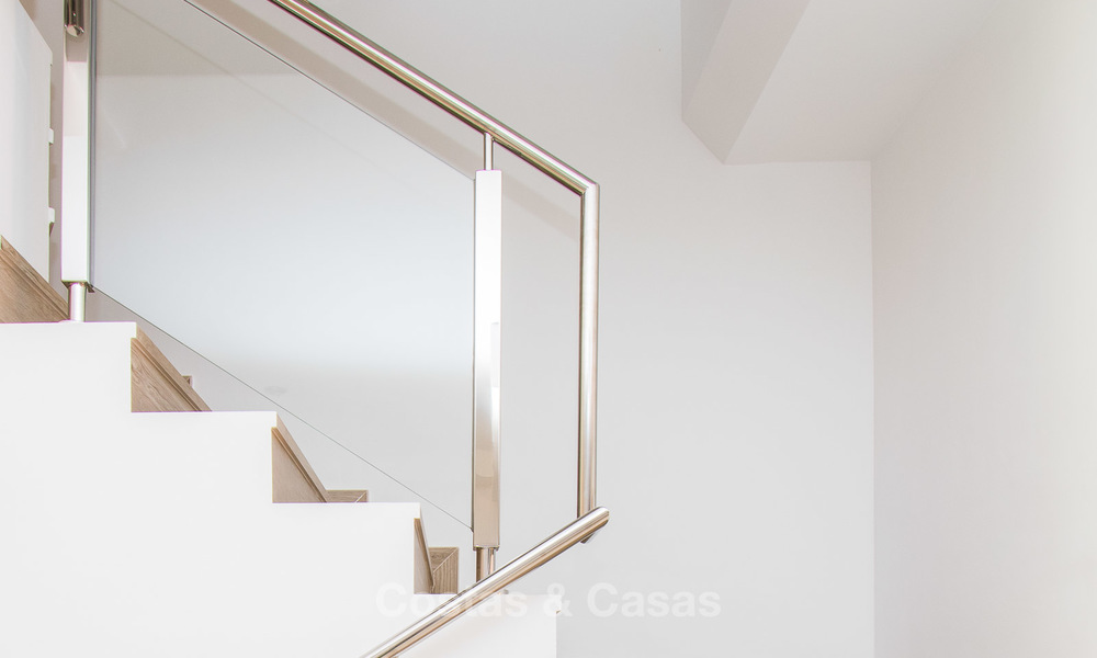 Stijlvol gerenoveerde schakelvilla´s te koop, Andalusische stijl, met uitzicht op zee, instapklaar, Benahavis, Marbella 5945