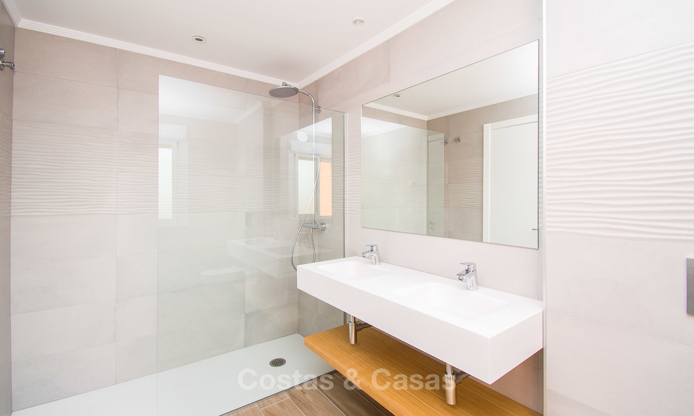 Stijlvol gerenoveerde schakelvilla´s te koop, Andalusische stijl, met uitzicht op zee, instapklaar, Benahavis, Marbella 5955