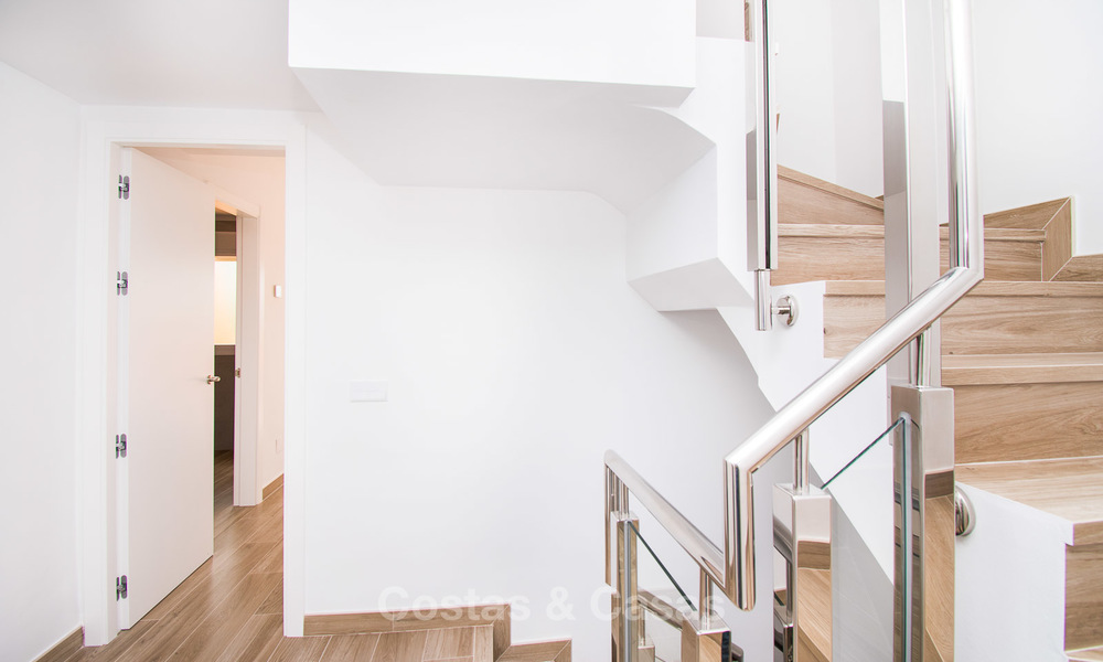 Stijlvol gerenoveerde schakelvilla´s te koop, Andalusische stijl, met uitzicht op zee, instapklaar, Benahavis, Marbella 5965