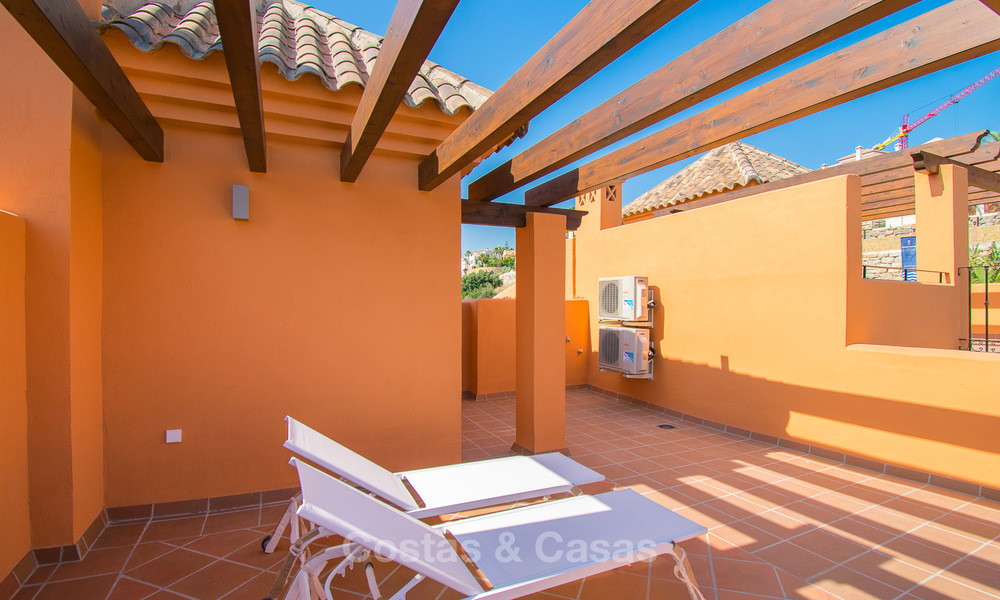 Stijlvol gerenoveerde schakelvilla´s te koop, Andalusische stijl, met uitzicht op zee, instapklaar, Benahavis, Marbella 5969