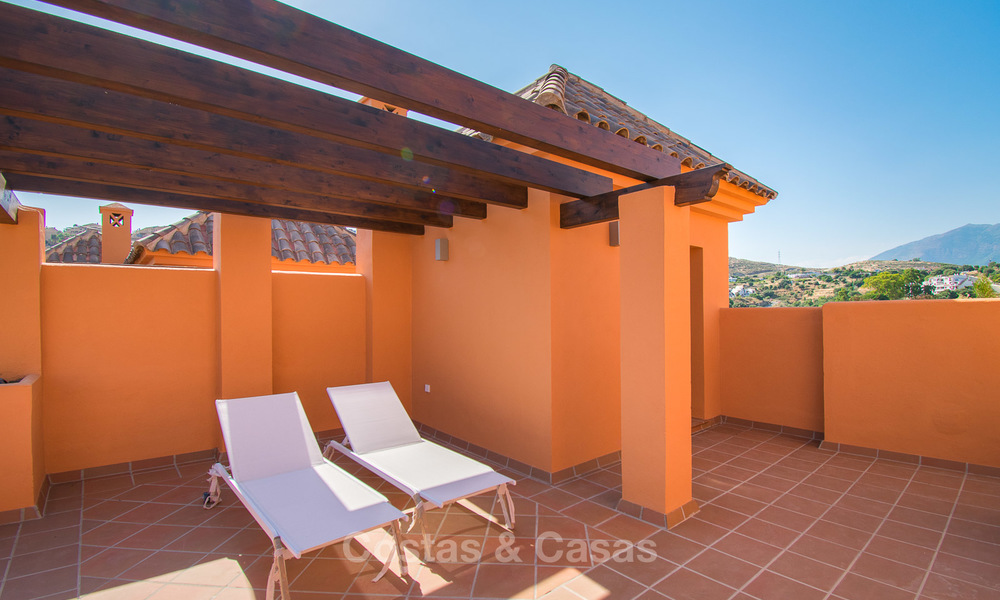 Stijlvol gerenoveerde schakelvilla´s te koop, Andalusische stijl, met uitzicht op zee, instapklaar, Benahavis, Marbella 5970