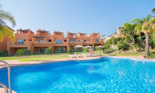 Stijlvol gerenoveerde schakelvilla´s te koop, Andalusische stijl, met uitzicht op zee, instapklaar, Benahavis, Marbella 5990 