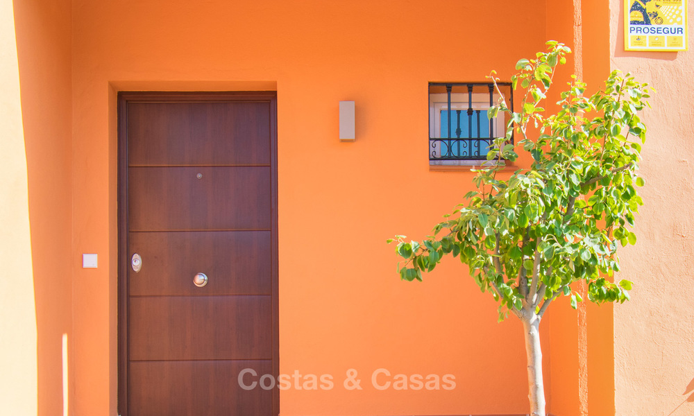 Stijlvol gerenoveerde schakelvilla´s te koop, Andalusische stijl, met uitzicht op zee, instapklaar, Benahavis, Marbella 5993