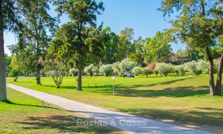 Stijlvol gerenoveerde schakelvilla´s te koop, Andalusische stijl, met uitzicht op zee, instapklaar, Benahavis, Marbella 5995 