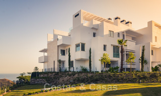 Modern-eigentijdse luxe appartementen met adembenemende zeezichten te koop, op korte rijafstand van het centrum van Marbella. Instapklaar. Laatste 3 penthouses. 38308 