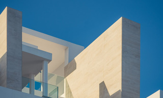 Modern-eigentijdse luxe appartementen met adembenemende zeezichten te koop, op korte rijafstand van het centrum van Marbella. 38309 
