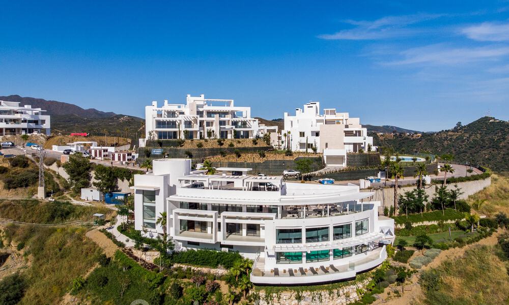 Modern-eigentijdse luxe appartementen met adembenemende zeezichten te koop, op korte rijafstand van het centrum van Marbella. Instapklaar. Laatste 3 penthouses. 38332