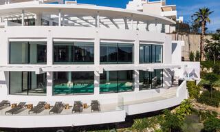 Modern-eigentijdse luxe appartementen met adembenemende zeezichten te koop, op korte rijafstand van het centrum van Marbella. Instapklaar. Laatste 3 penthouses. 38333 