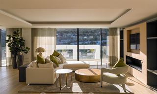 Modern-eigentijdse luxe appartementen met adembenemende zeezichten te koop, op korte rijafstand van het centrum van Marbella. 38338 