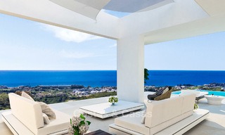 Nieuwe modern-eigentijdse villa's te koop, panoramisch uitzicht op zee, op de New Golden Mile tussen Marbella en Estepona 5109 