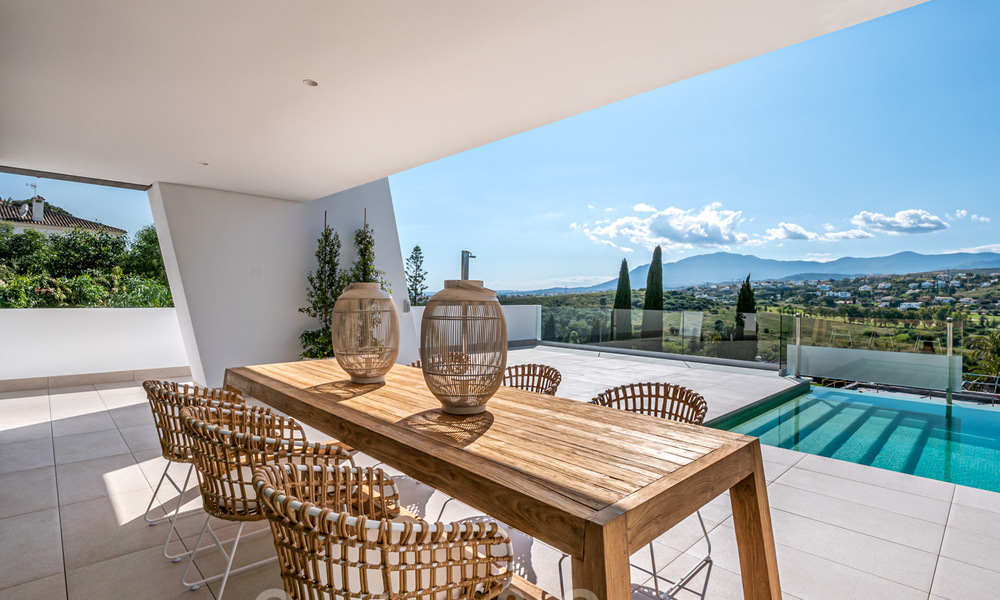 Exclusieve moderne luxe villa's te koop, New Golden Mile, tussen Marbella en Estepona 25344