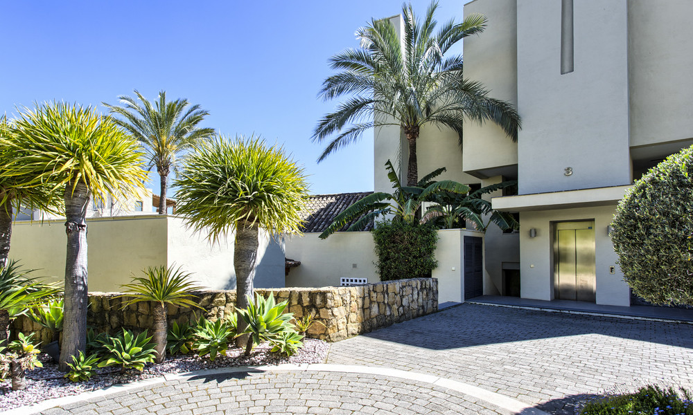 Ruim en elegant modern luxe appartement te koop, Golden Mile, Marbella 5234