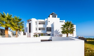 Gerenoveerde eerstelijns strand appartementen te koop, Instapklaar, Casares, Costa del Sol 5318 