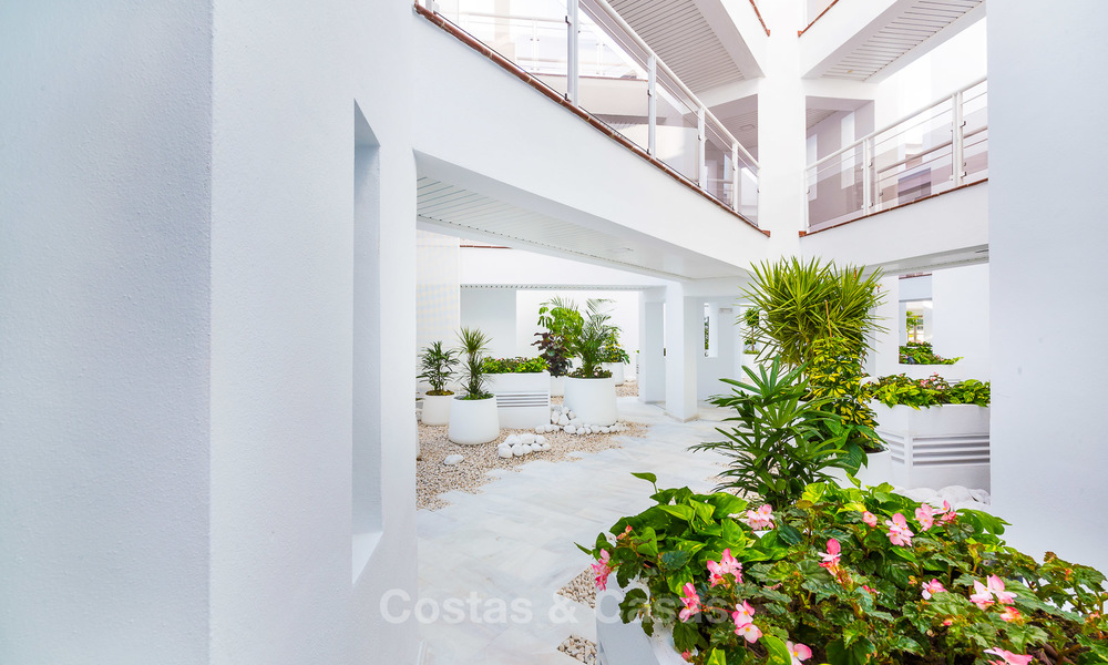 Gerenoveerde eerstelijns strand appartementen te koop, Instapklaar, Casares, Costa del Sol 5323