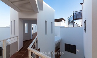 Gerenoveerde eerstelijns strand appartementen te koop, Instapklaar, Casares, Costa del Sol 5328 