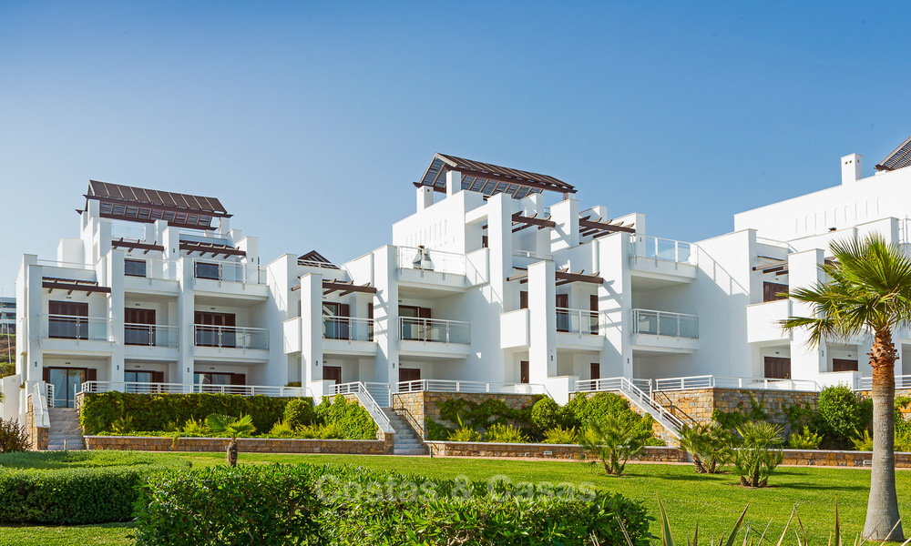 Gerenoveerde eerstelijns strand appartementen te koop, Instapklaar, Casares, Costa del Sol 5343