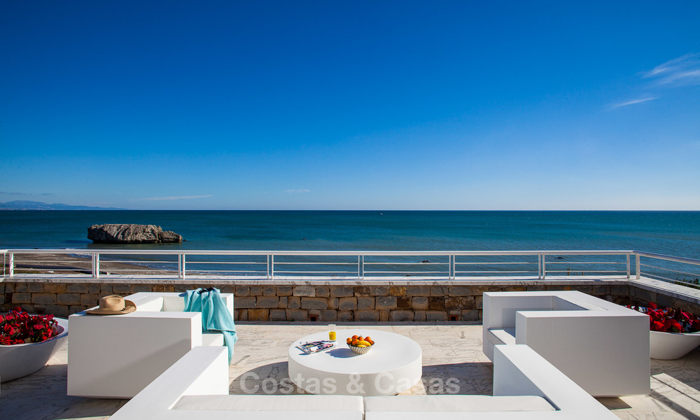 Gerenoveerde eerstelijns strand appartementen te koop, Instapklaar, Casares, Costa del Sol 5347