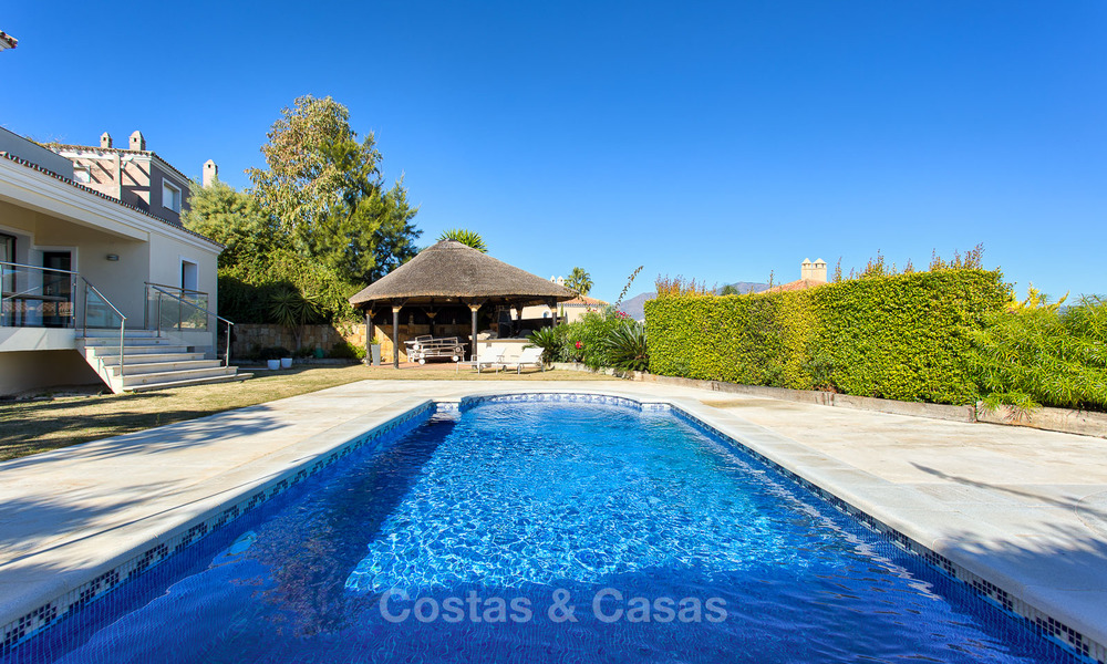 Ruime en aantrekkelijke gerenoveerde villa met zeezicht te koop, La Duquesa, Manilva, Costa del Sol 5539