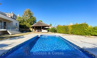 Ruime en aantrekkelijke gerenoveerde villa met zeezicht te koop, La Duquesa, Manilva, Costa del Sol 5539 