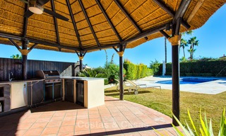 Ruime en aantrekkelijke gerenoveerde villa met zeezicht te koop, La Duquesa, Manilva, Costa del Sol 5540 