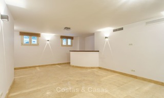 Ruime en aantrekkelijke gerenoveerde villa met zeezicht te koop, La Duquesa, Manilva, Costa del Sol 5564 