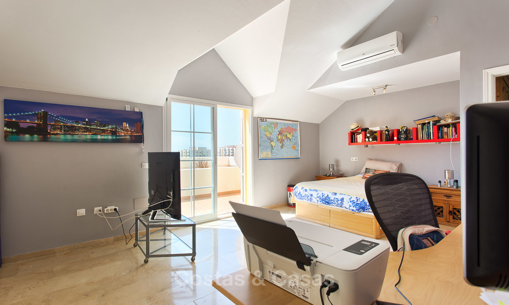 Zeer ruim en gezellig luxe penthouse appartement te koop, Estepona centrum 5645