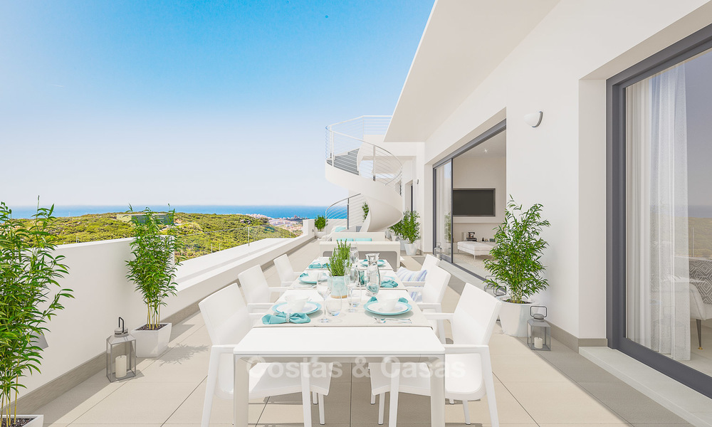 Nieuwe, avant-garde golf appartementen en schakelvilla’s te koop, adembenemend uitzicht op zee, Casares, Costa del Sol 5725