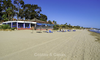 Eerstelijn strand villa te koop in Marbella met prachtig zeezicht 17204 
