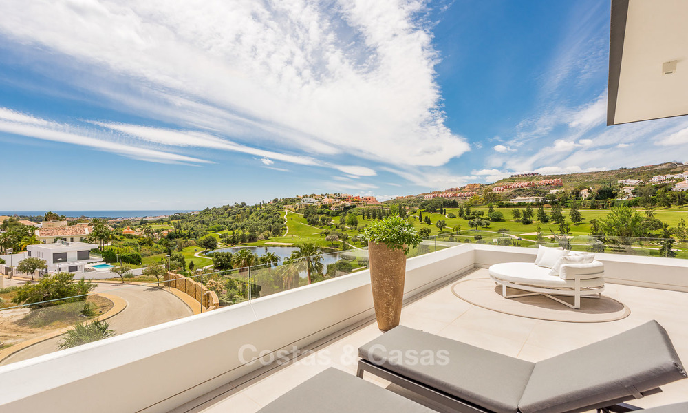 Spectaculaire high-end luxe villa te koop, instapklaar, met panoramisch uitzicht op zee, golf en bergen, Benahavis - Marbella 5861