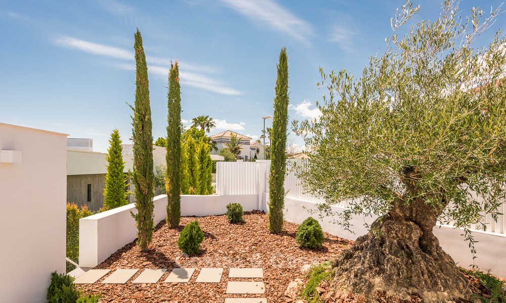 Exclusieve designer villa te koop, instapklaar, met panoramisch zicht op zee, golf en bergen, Benahavis - Marbella 5878
