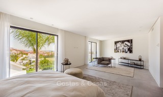 Exclusieve designer villa te koop, instapklaar, met panoramisch zicht op zee, golf en bergen, Benahavis - Marbella 5888 