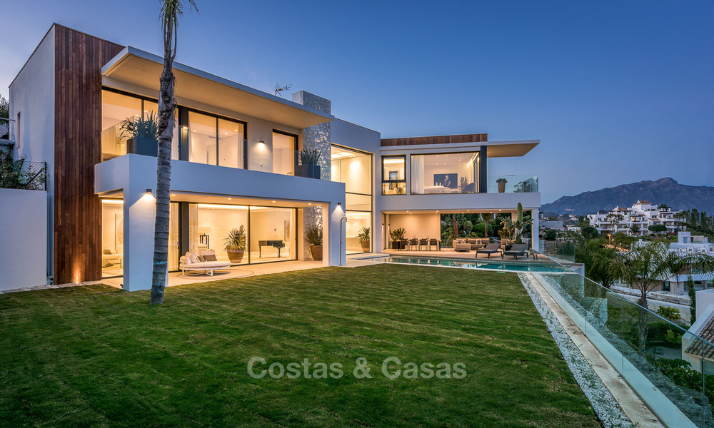 Exclusieve designer villa te koop, instapklaar, met panoramisch zicht op zee, golf en bergen, Benahavis - Marbella 5895