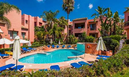 Ruim penthouse appartement in een luxueus complex te koop, strandzijde Elviria, Marbella 5999