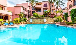 Ruim penthouse appartement in een luxueus complex te koop, strandzijde Elviria, Marbella 6015 