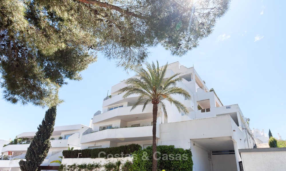 Gezellig en helder appartement te koop, recentelijk gerenoveerd, Nueva Andalucía, Marbella 6030