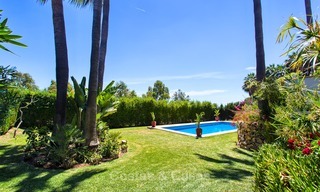 Designer villa in Andalusische stijl te koop, prachtig uitzicht op zee, nabij golf en strand, Marbella 6059 
