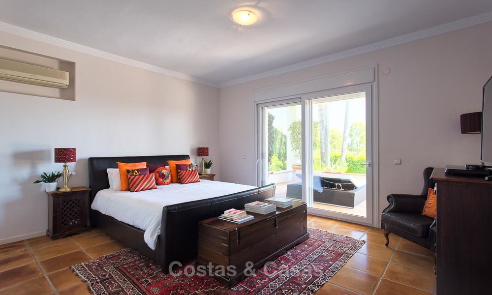 Designer villa in Andalusische stijl te koop, prachtig uitzicht op zee, nabij golf en strand, Marbella 6083