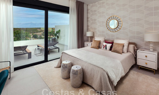 Nieuwe, avant-garde geschakelde huizen te koop, adembenemend uitzicht op zee, Casares, Costa del Sol. Instapklaar. 44319 